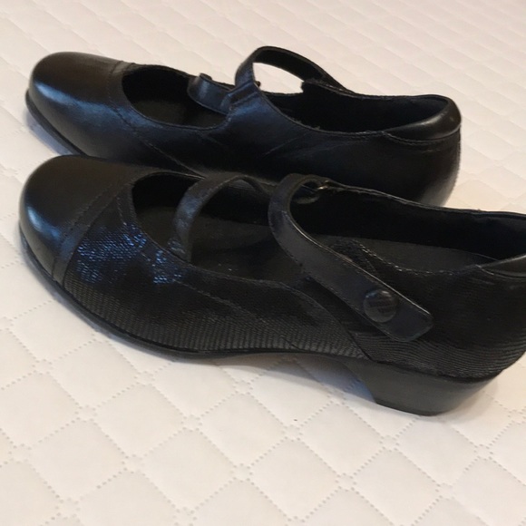Aravon NWOT, Portia black dress shoes, 8.5… - Picture 8 of 9